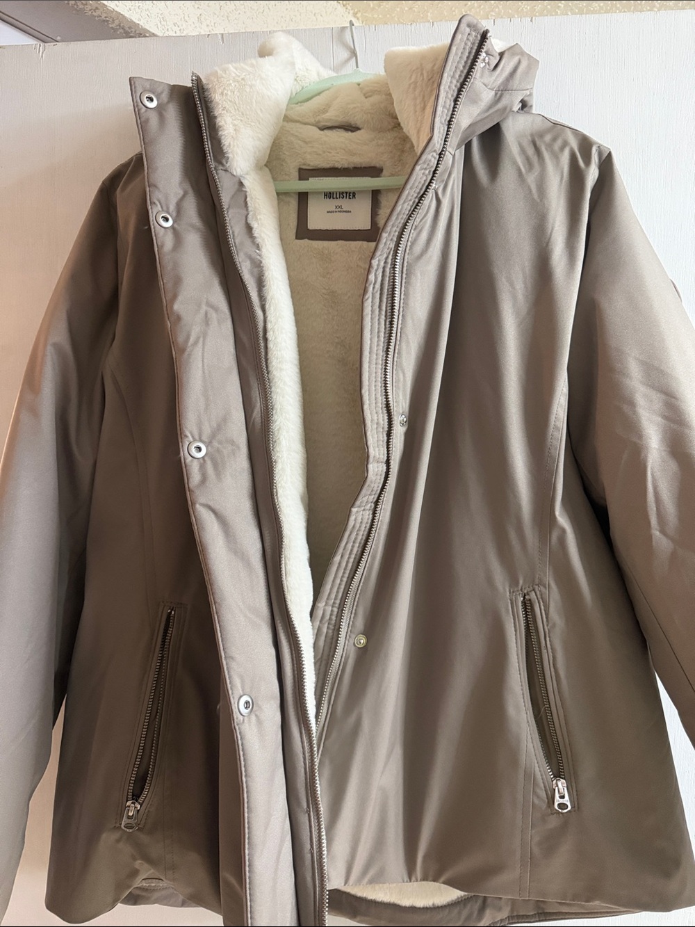 Hollister Neutral Taupe coat with Cream Sherpa Collar